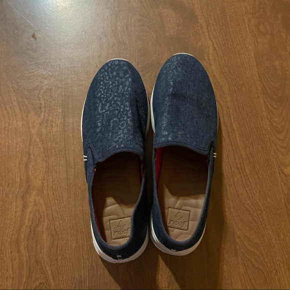 Reef slip on shoes - Picture 2 of 4